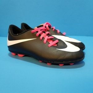 Nike Soccer Cleats Girls Size 2Y